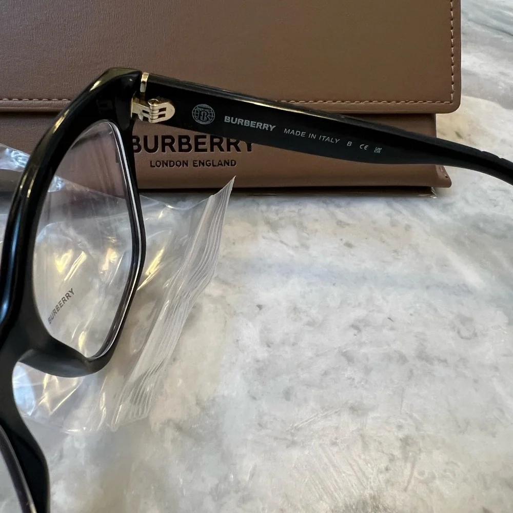 Burberry Sylvie black eyeglass frames non rx lenses, case, wipe included - Picture 3 of 14
